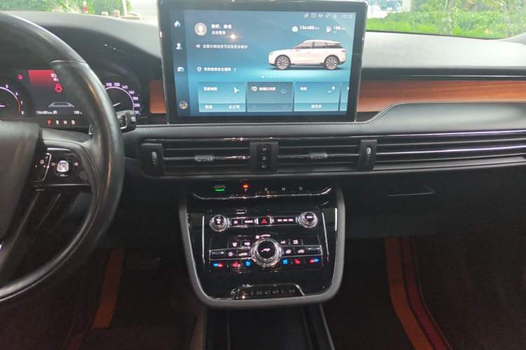Used Lincoln Corsair 2021 2.0T Two-Wheel-Drive Luxury Edition Audio And AC Panel