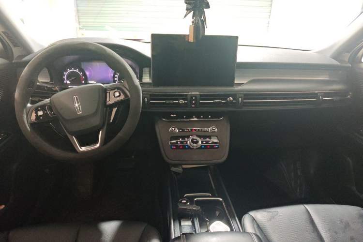 Used Lincoln Corsair 2021 2.0T Two-Wheel Drive Deluxe Edition Center Console