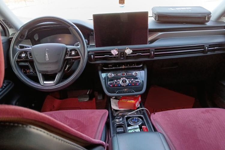 Used Lincoln Corsair 2021 2.0T Two-Wheel-Drive Luxury Edition Center Console