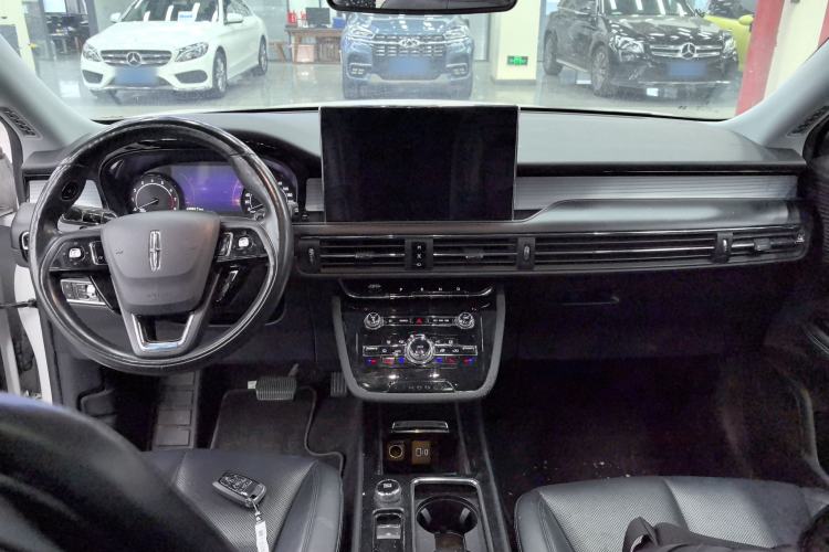 Used Lincoln Corsair 2021 2.0T Two-Wheel Drive Deluxe Edition Center Console
