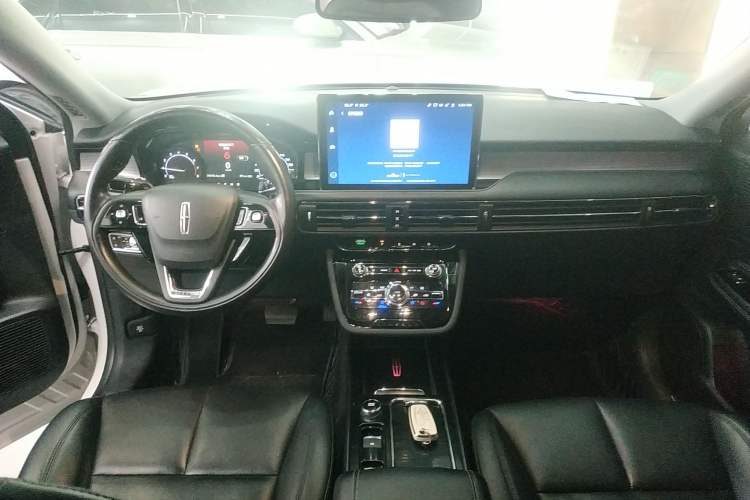 Used Lincoln Corsair 2021 2.0T Two-Wheel Drive Deluxe Edition Center Console