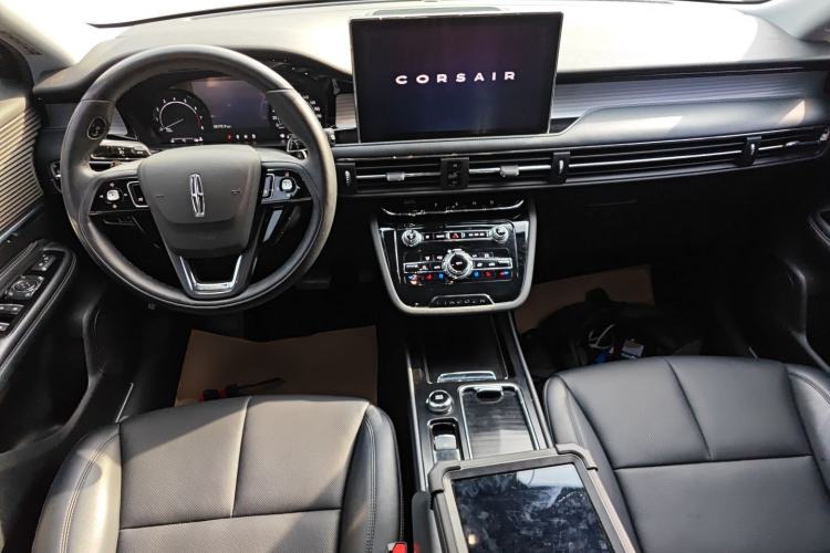 Used Lincoln Corsair 2021 2.0T Two-Wheel Drive Deluxe Edition Center Console