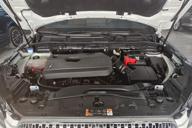 Used Lincoln Corsair 2021 2.0T Two-Wheel-Drive Luxury Edition Engine Bay
