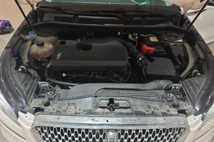 Used Lincoln Corsair 2021 2.0T Two-Wheel Drive Deluxe Edition Engine Bay