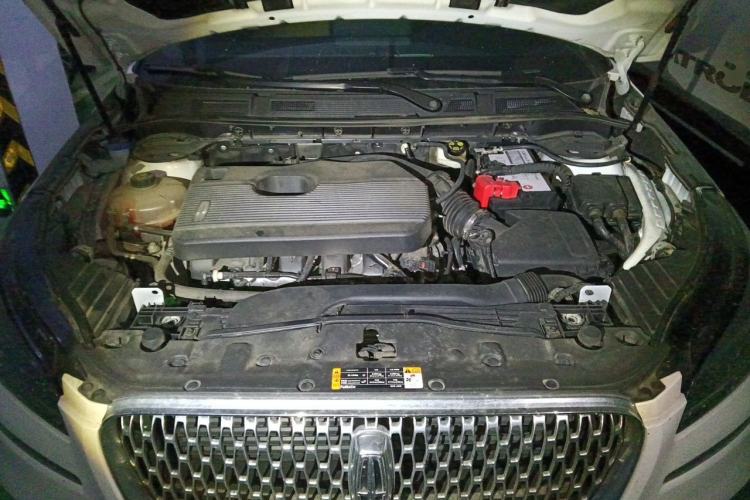 Used Lincoln Corsair 2021 2.0T Two-Wheel-Drive Luxury Edition Engine Bay