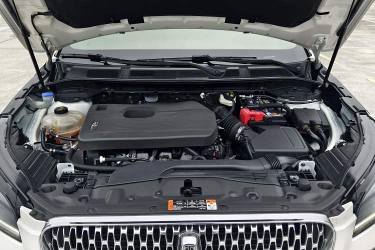 Used Lincoln Corsair 2021 2.0T Four-Wheel Drive Luxury Edition Engine Bay