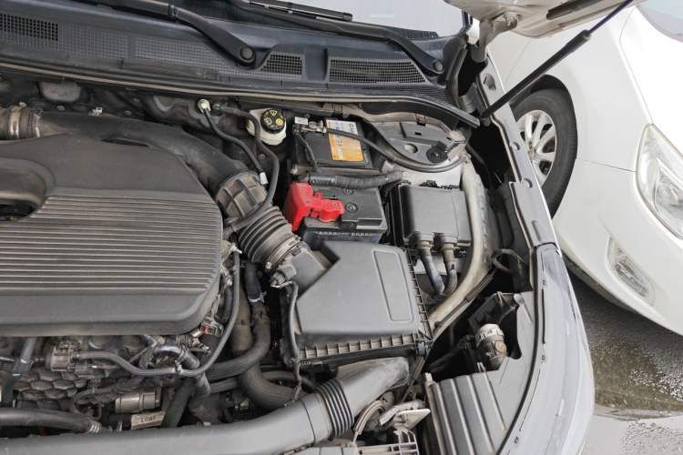 Used Lincoln Corsair 2021 2.0T Two-Wheel Drive Deluxe Edition Engine Bay Left