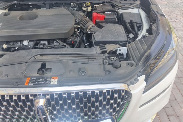 Used Lincoln Corsair 2021 2.0T Two-Wheel-Drive Luxury Edition Engine Bay Left