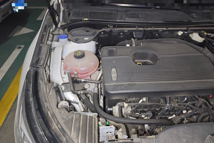 Used Lincoln Corsair 2021 2.0T Four-Wheel Drive Prestige Edition Engine Bay Right