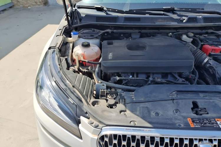 Used Lincoln Corsair 2021 2.0T Two-Wheel Drive Deluxe Edition Engine Bay Right