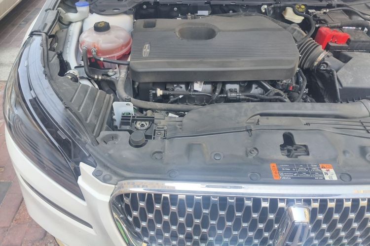Used Lincoln Corsair 2021 2.0T Two-Wheel-Drive Luxury Edition Engine Bay Right