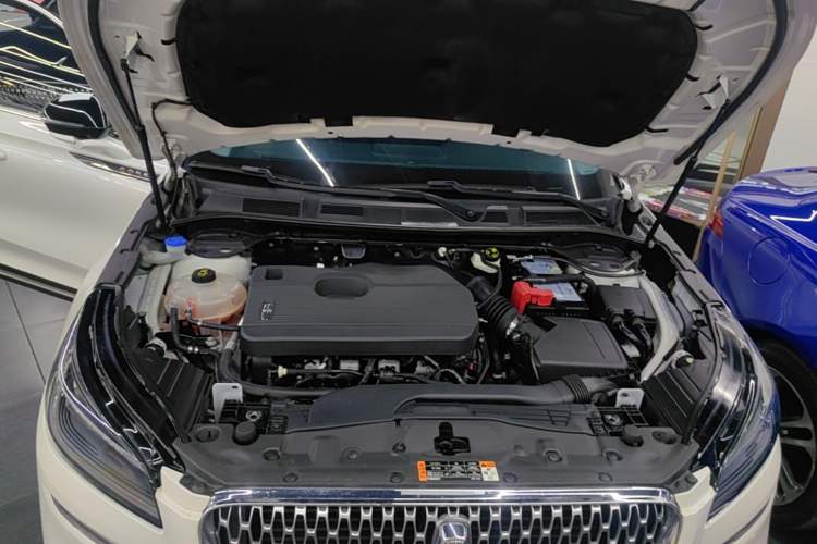 Used Lincoln Corsair 2021 2.0T Two-Wheel Drive Deluxe Edition Engine Bay