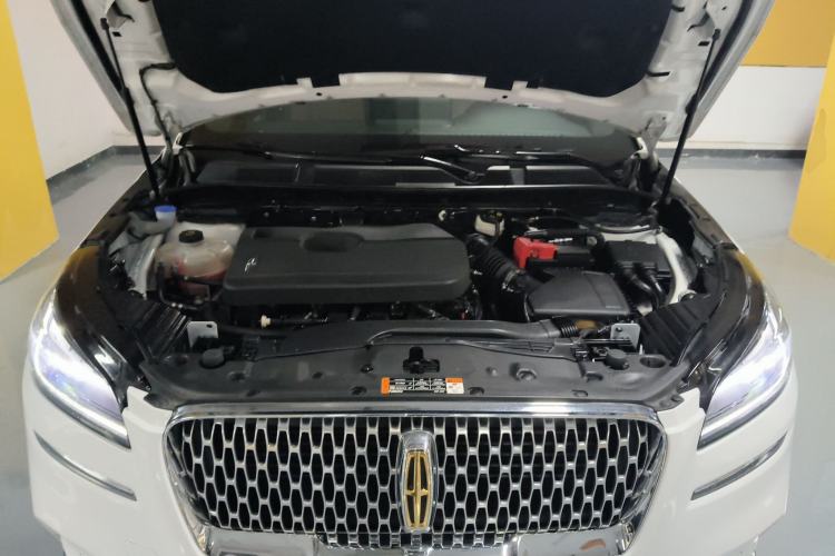 Used Lincoln Corsair 2021 2.0T Two-Wheel-Drive Luxury Edition Engine Bay
