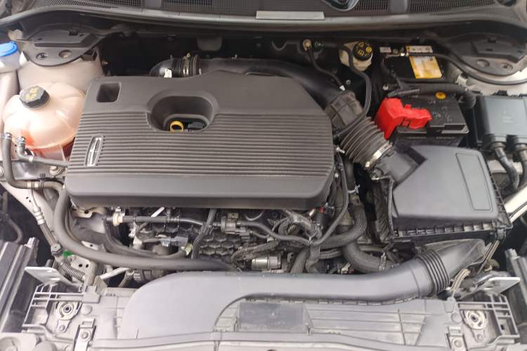 Used Lincoln Corsair 2021 2.0T Two-Wheel-Drive Luxury Edition Engine Bay