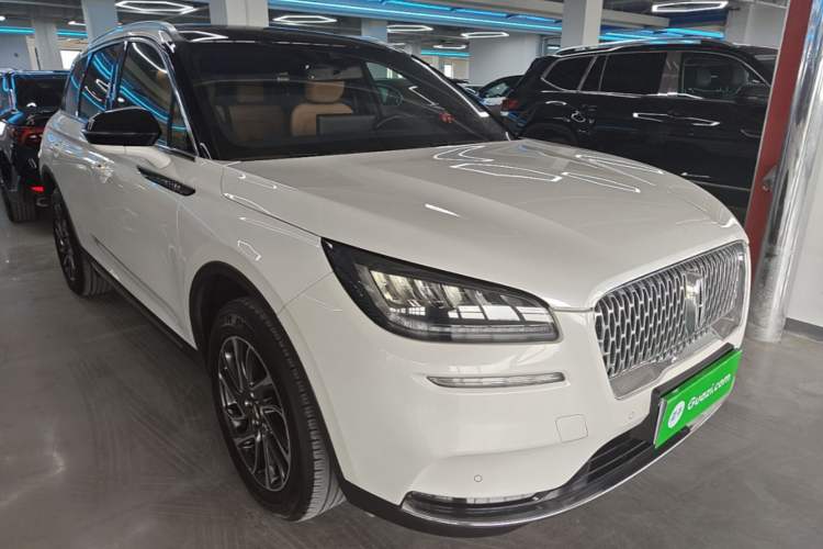 Used Lincoln Corsair 2021 2.0T Two-Wheel-Drive Luxury Edition Front Right 45 Deg