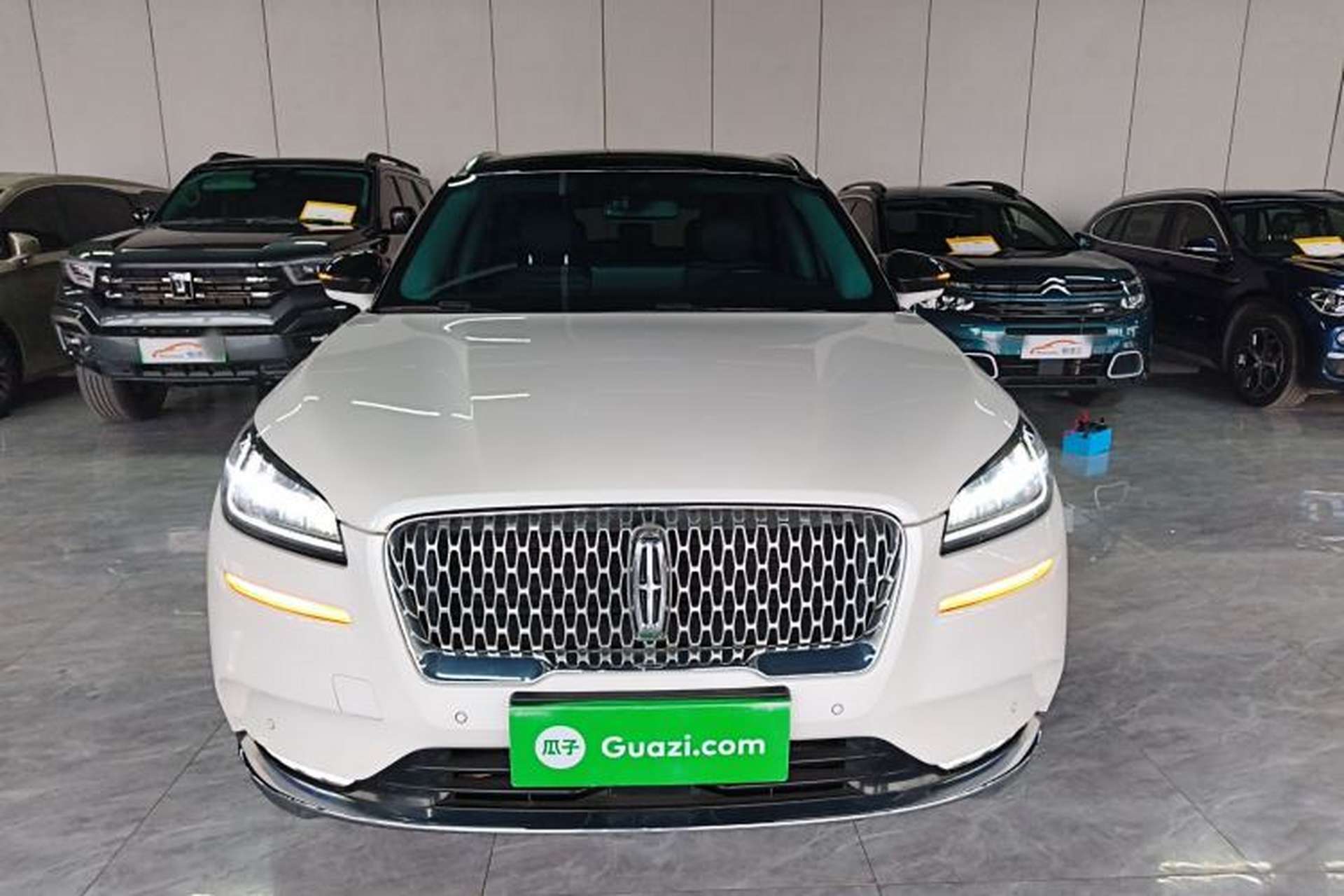 Used Lincoln Corsair 2021 2.0T Two-Wheel-Drive Luxury Edition Front