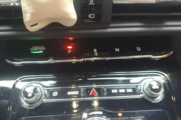 Used Lincoln Corsair 2021 2.0T Two-Wheel-Drive Luxury Edition Gear Lever