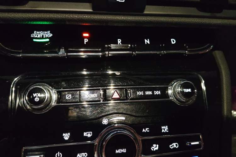 Used Lincoln Corsair 2021 2.0T Two-Wheel-Drive Luxury Edition Gear Lever