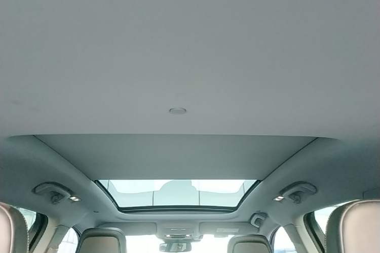 Used Lincoln Corsair 2021 2.0T Two-Wheel Drive Deluxe Edition Headliner