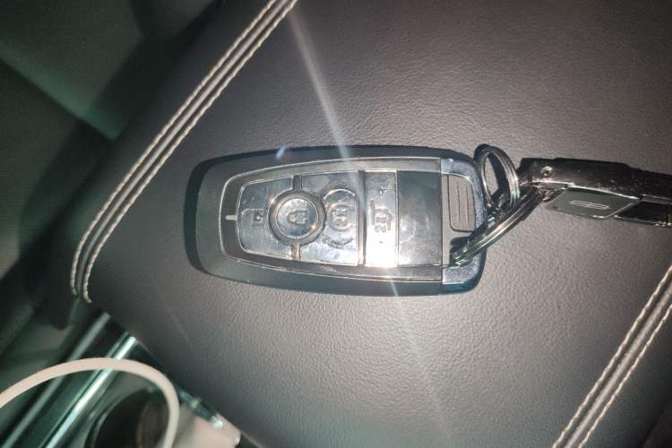 Used Lincoln Corsair 2021 2.0T Two-Wheel-Drive Luxury Edition Interior 1