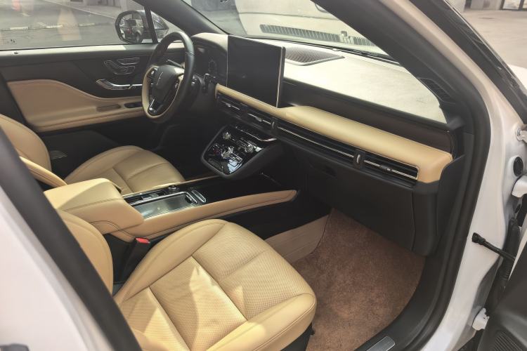 Used Lincoln Corsair 2021 2.0T Two-Wheel-Drive Luxury Edition Interior 2