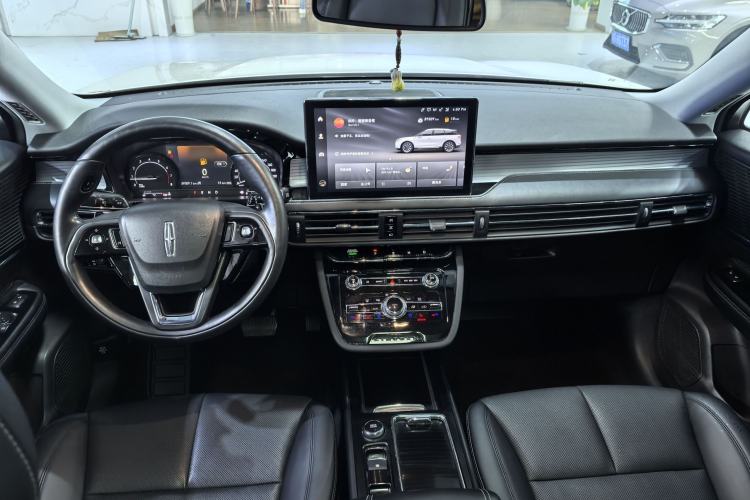 Used Lincoln Corsair 2021 2.0T Two-Wheel Drive Deluxe Edition Interior 4