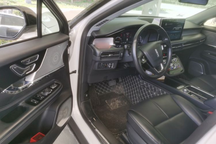 Used Lincoln Corsair 2021 2.0T Two-Wheel Drive Deluxe Edition Interior 4