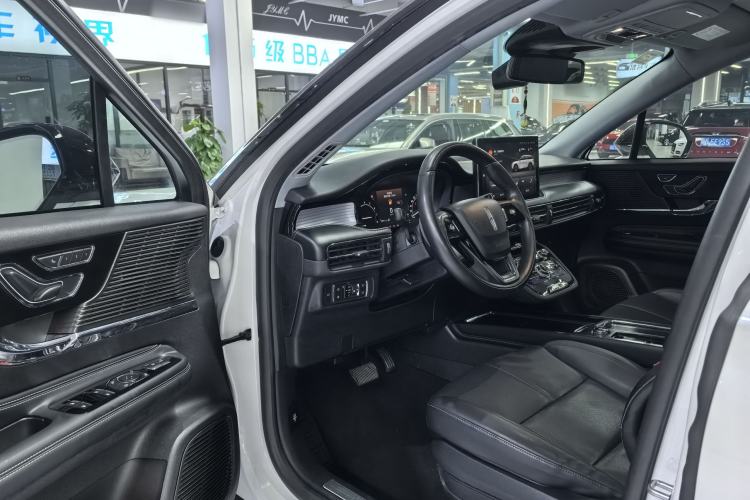 Used Lincoln Corsair 2021 2.0T Two-Wheel Drive Deluxe Edition Interior 6
