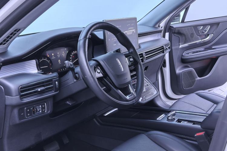 Used Lincoln Corsair 2021 2.0T Two-Wheel Drive Deluxe Edition Interior 7