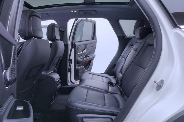 Used Lincoln Corsair 2021 2.0T Two-Wheel Drive Deluxe Edition Interior 8