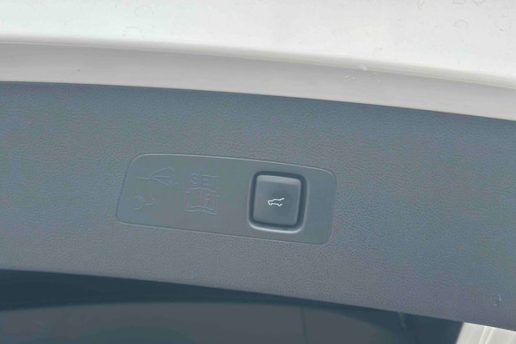 Used Lincoln Corsair 2021 2.0T Two-Wheel-Drive Luxury Edition Interior 9