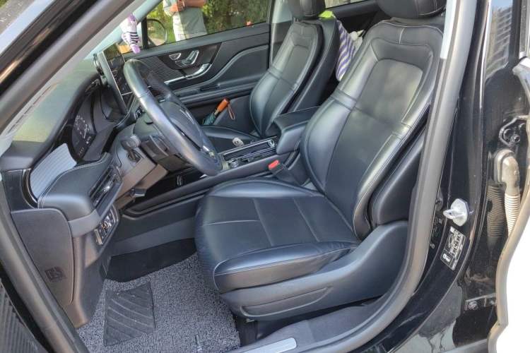 Used Lincoln Corsair 2021 2.0T Two-Wheel Drive Deluxe Edition Left Front Seat
