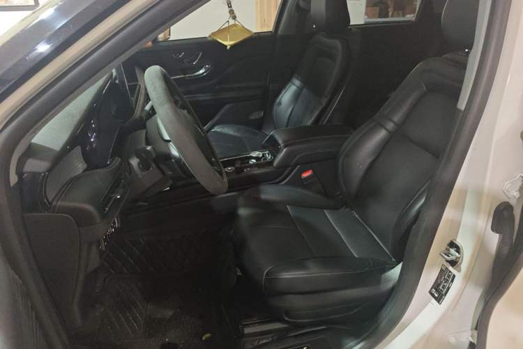 Used Lincoln Corsair 2021 2.0T Two-Wheel Drive Deluxe Edition Left Front Seat