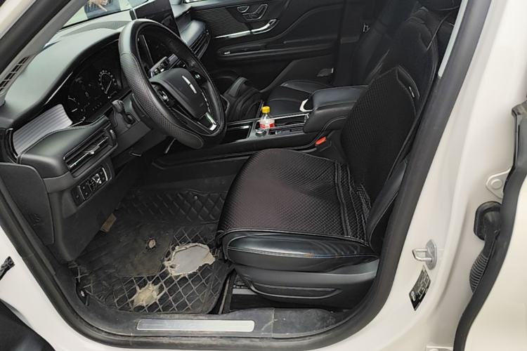 Used Lincoln Corsair 2021 2.0T Two-Wheel Drive Deluxe Edition Left Front Seat