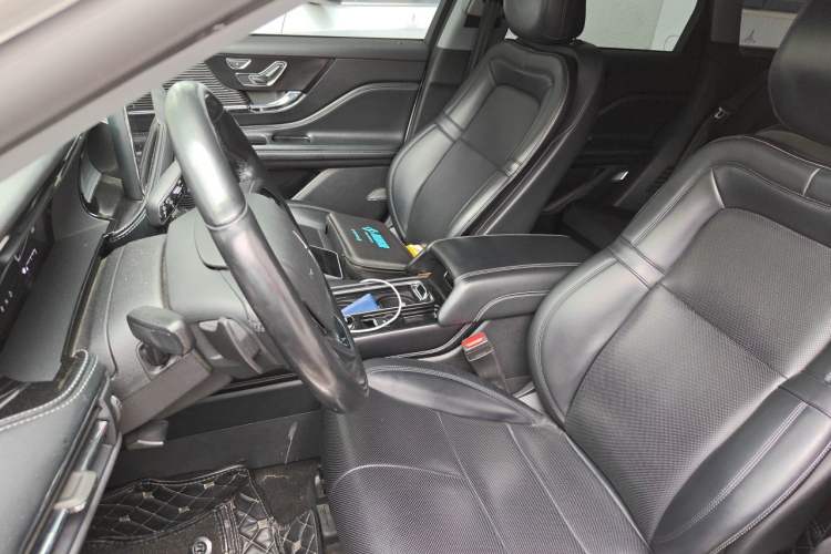 Used Lincoln Corsair 2021 2.0T Two-Wheel Drive Deluxe Edition Left Front Seat
