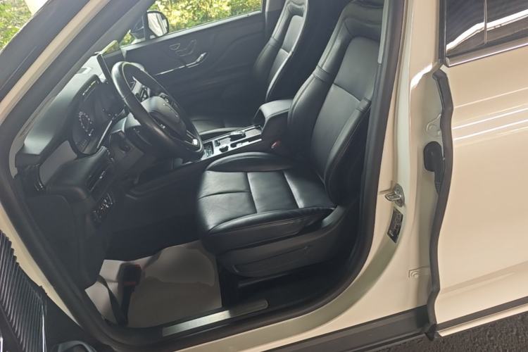 Used Lincoln Corsair 2021 2.0T Two-Wheel Drive Deluxe Edition Left Front Seat