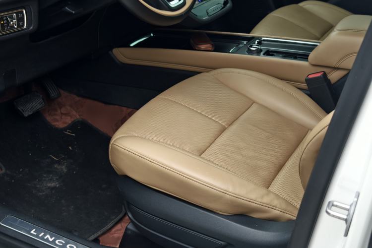 Used Lincoln Corsair 2021 2.0T Four-Wheel Drive Luxury Edition Left Front Seat