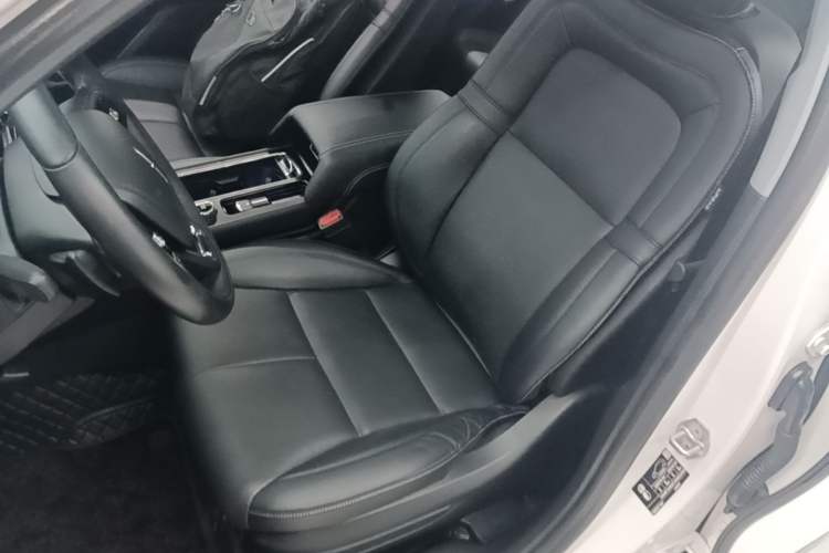 Used Lincoln Corsair 2021 2.0T Two-Wheel Drive Deluxe Edition Left Front Seat