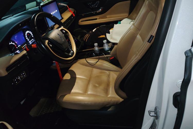 Used Lincoln Corsair 2021 2.0T Two-Wheel-Drive Luxury Edition Left Front Seat