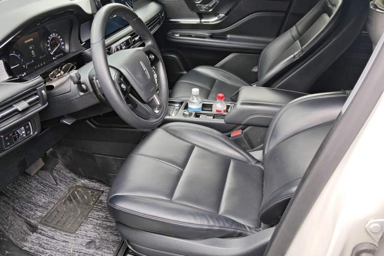 Used Lincoln Corsair 2021 2.0T Two-Wheel Drive Deluxe Edition Left Front Seat