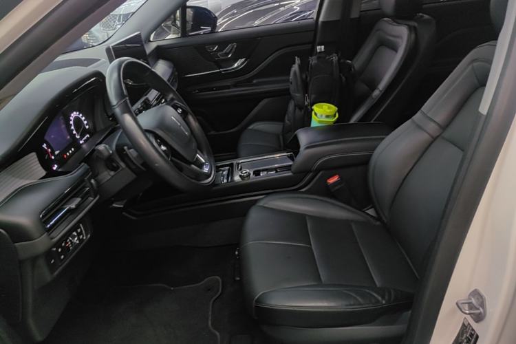 Used Lincoln Corsair 2021 2.0T Two-Wheel Drive Deluxe Edition Left Front Seat