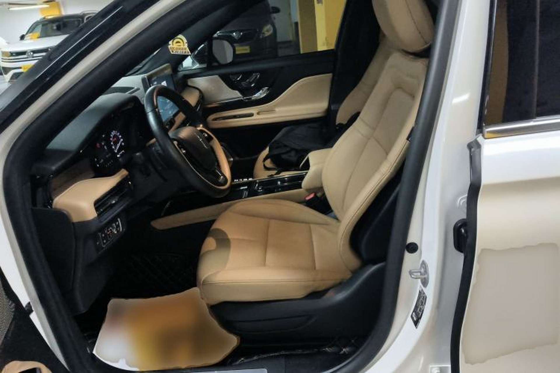 Used Lincoln Corsair 2021 2.0T Two-Wheel-Drive Luxury Edition Left Front Seat