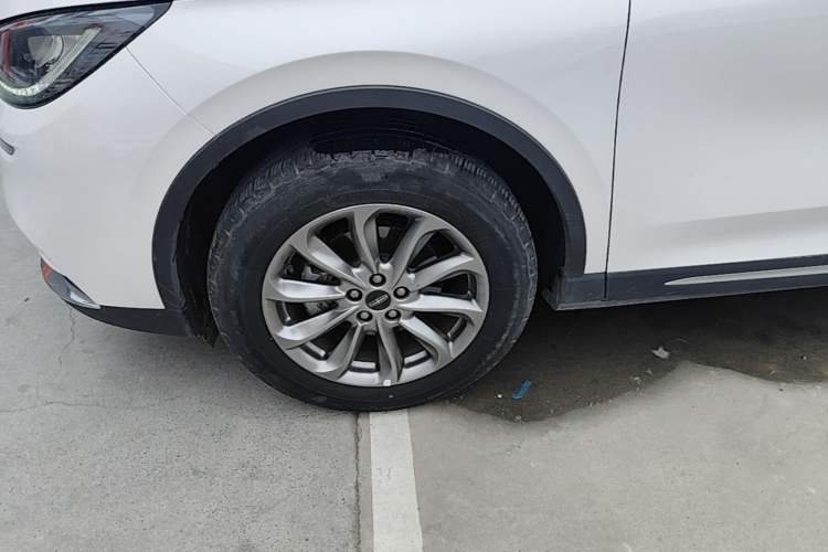 Used Lincoln Corsair 2021 2.0T Two-Wheel Drive Deluxe Edition Left Front Wheel Hub