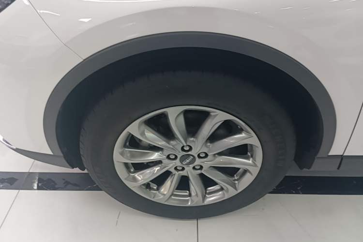 Used Lincoln Corsair 2021 2.0T Two-Wheel Drive Deluxe Edition Left Front Wheel Hub