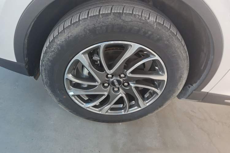 Used Lincoln Corsair 2021 2.0T Four-Wheel Drive Luxury Edition Left Front Wheel Hub