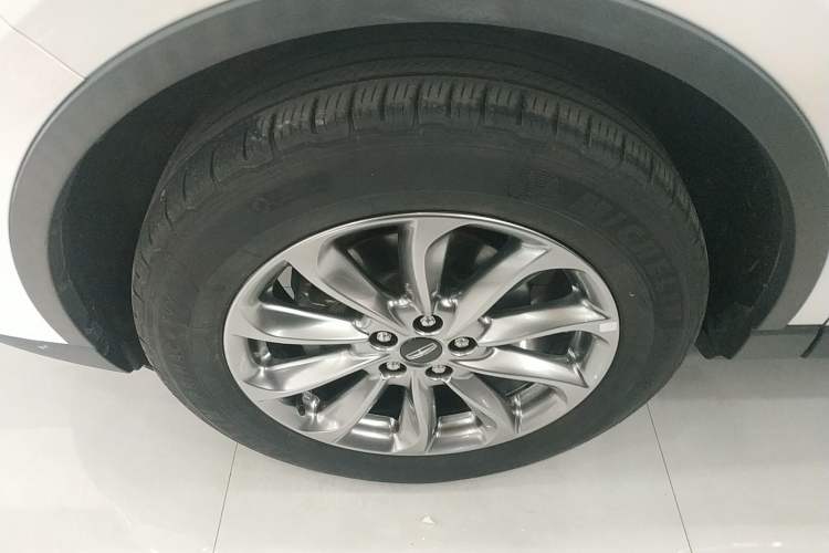 Used Lincoln Corsair 2021 2.0T Two-Wheel Drive Deluxe Edition Left Front Wheel Hub