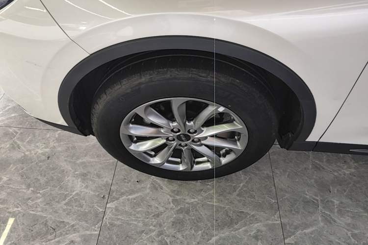 Used Lincoln Corsair 2021 2.0T Two-Wheel Drive Deluxe Edition Left Front Wheel Hub