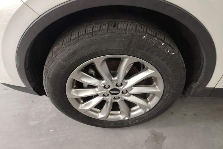 Used Lincoln Corsair 2021 2.0T Two-Wheel Drive Deluxe Edition Left Front Wheel Hub