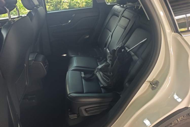 Used Lincoln Corsair 2021 2.0T Two-Wheel Drive Deluxe Edition Left Rear Seat