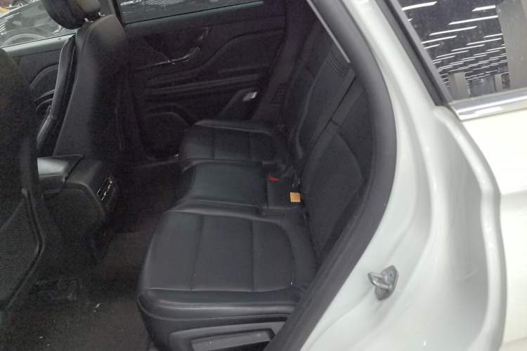 Used Lincoln Corsair 2021 2.0T Two-Wheel Drive Deluxe Edition Left Rear Seat